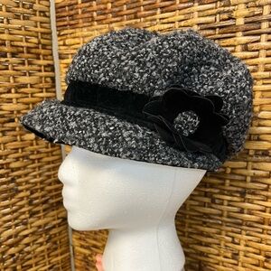 Vintage Italian Bouclé Newsboy Cabbie Cap with Velvet Flower